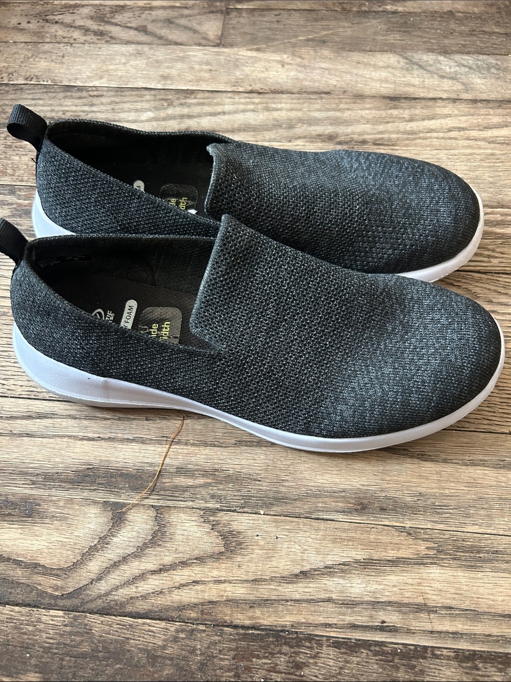 Athletic Works women’s Slip-On Knit Memory Foam Loafers - Picture 2 of 7